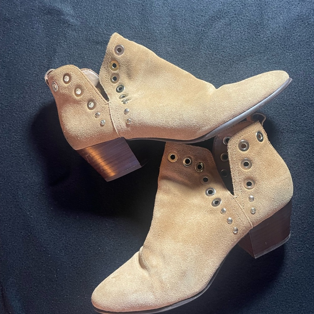 Sam Edelman Tan Suede Ankle Booties size 7